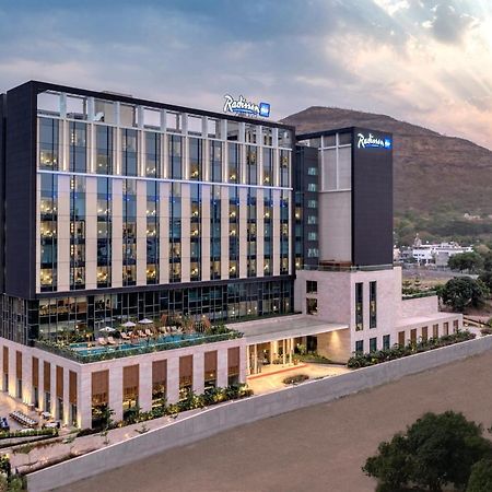 Radisson Blu Hotel & Spa, Nashik Exterior photo